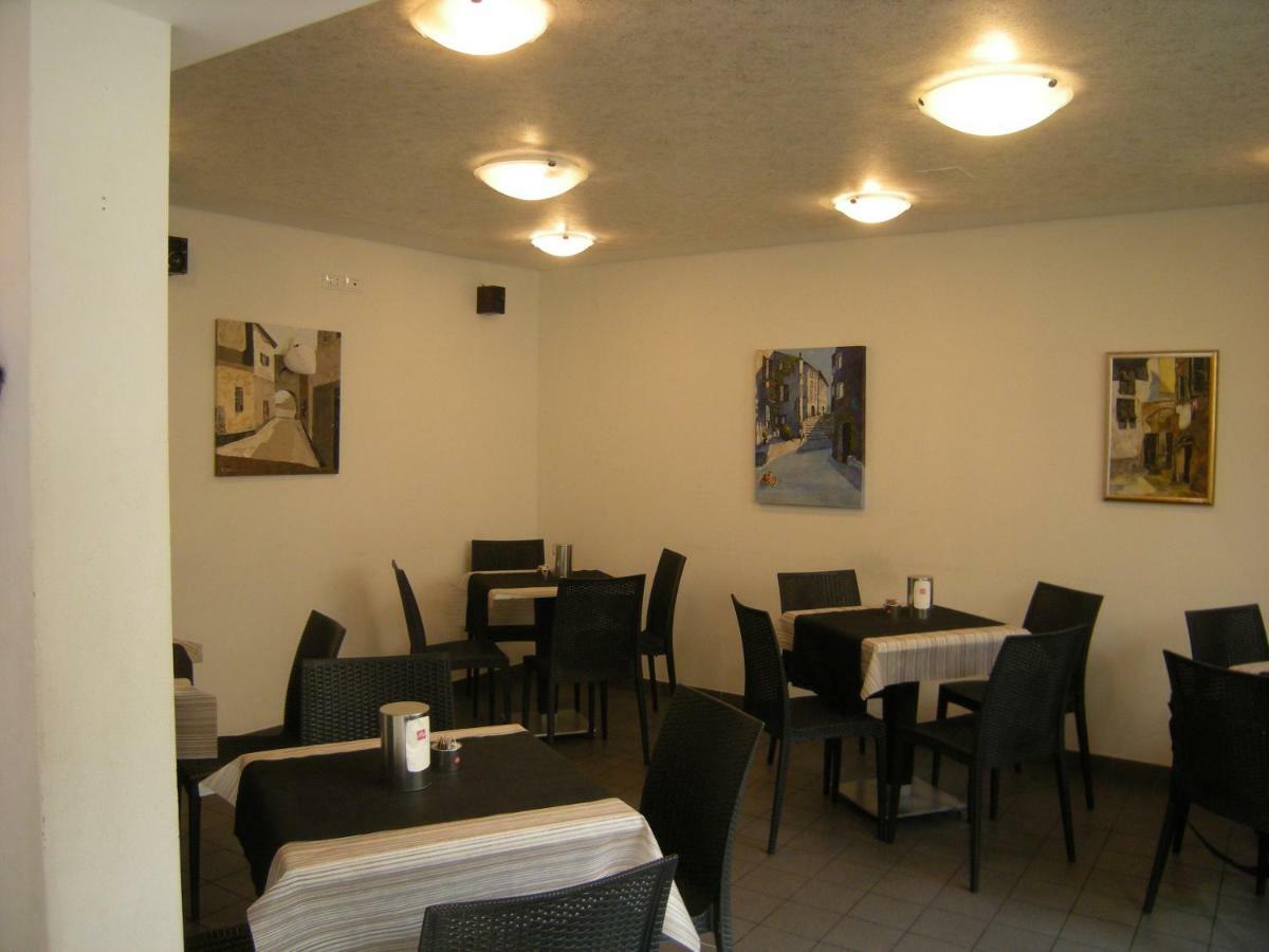 Hotel Al 106 Trieste Exterior foto